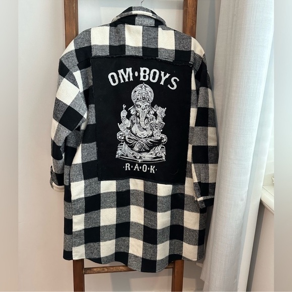 OmBoys Plaid Shacket, Black and White - Size Large - Picture 4 of 5